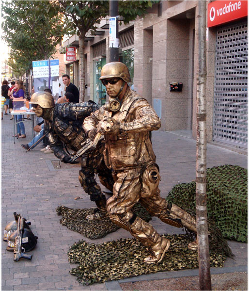 estatuas humanas sniper Leganés el malo de la película 